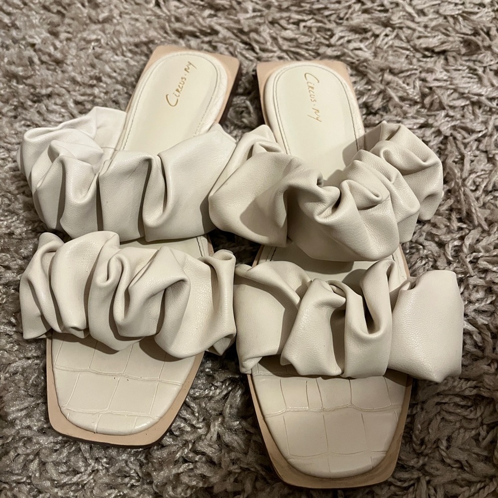 Circus : Sam Edelman cream scrunch sandals